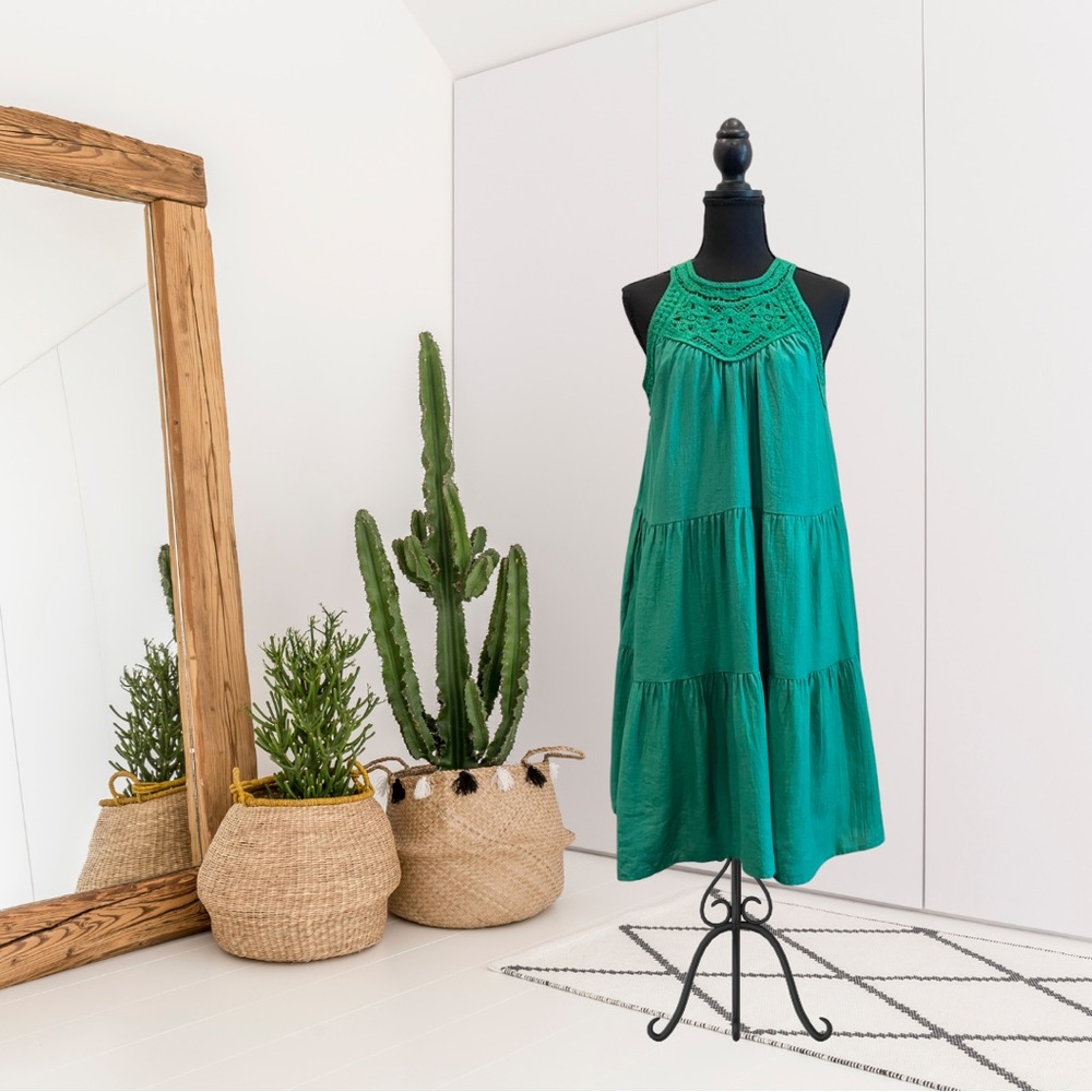BTFBM Sleeveless Crochet Neckline Tiered Shift Dress